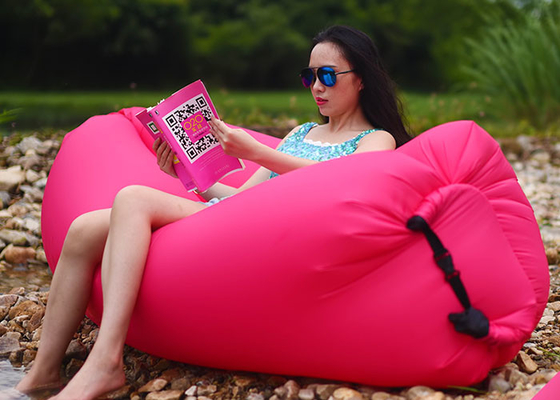 China Silla inflable del airbag del rosa al aire libre del plegamiento para los alquileres 260 * los 70CM de la playa proveedor
