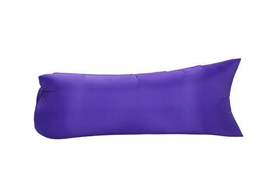 China Tela de nylon impermeable llenada rápida del saco de dormir inflable púrpura conveniente proveedor