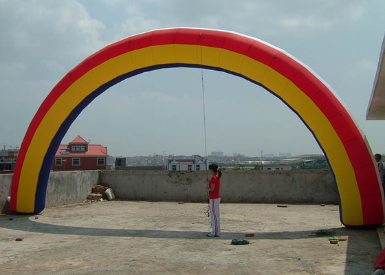 China el anuncio publicitario del palmo de los 8m coloreó haciendo publicidad del arco inflable de alquiler para el partido fábrica