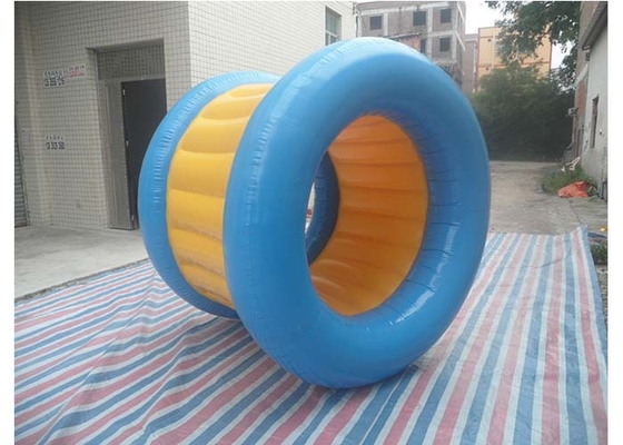 China El PVC/TPU modificó la bola de balanceo para requisitos particulares inflable de los juguetes del agua con longevidad/fuerza fábrica